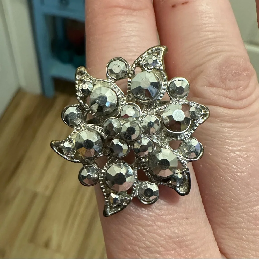 Metal cocktail ring - Picture 2 of 3